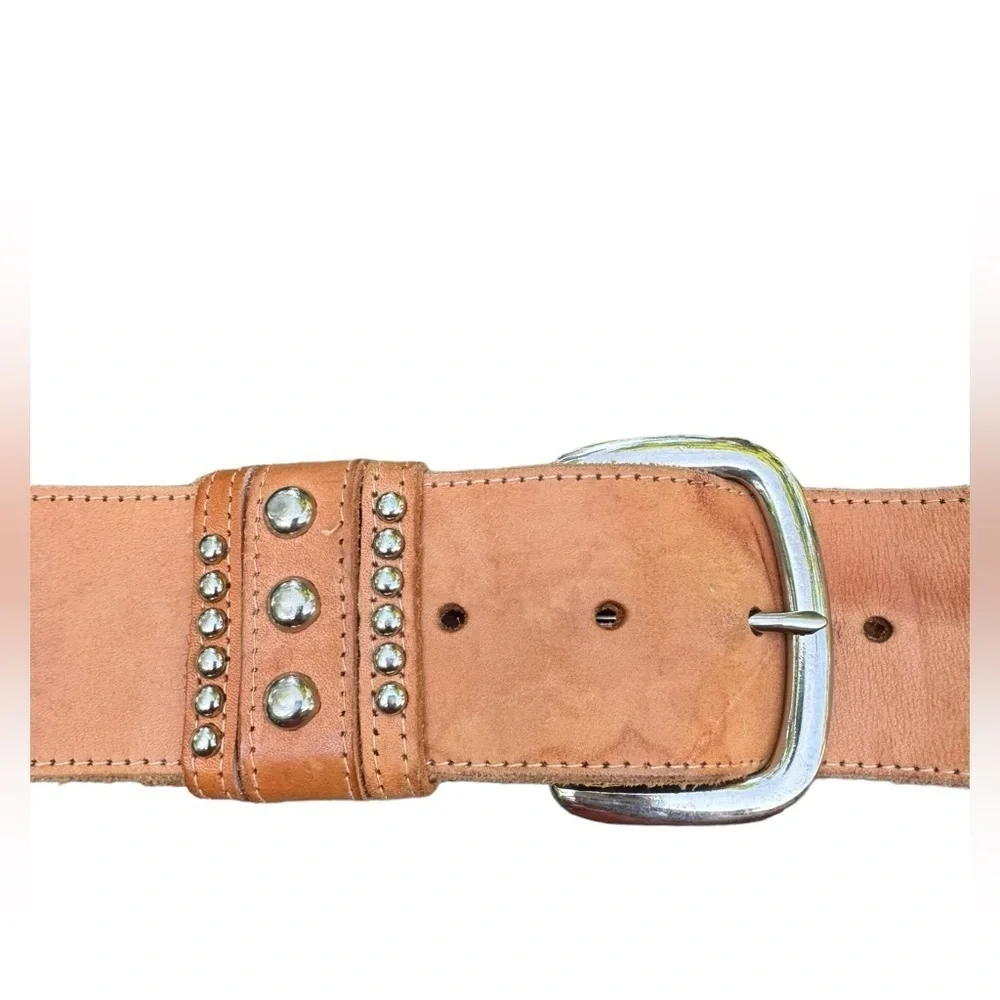 Women’s light brown wide beaded leather belt M/L flaw